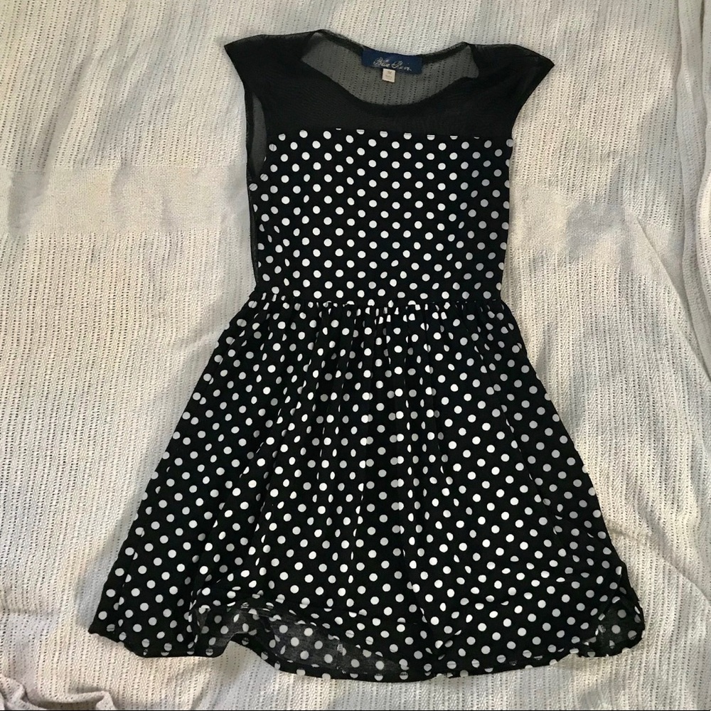🌸Francesca’s Mini Black w/ Polka Dots Sheer Back